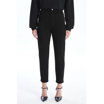 Blugi mom fit cu talie inalta