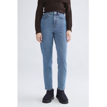 Blugi mom fit cu talie inalta