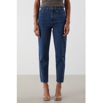 Blugi mom fit cu talie inalta