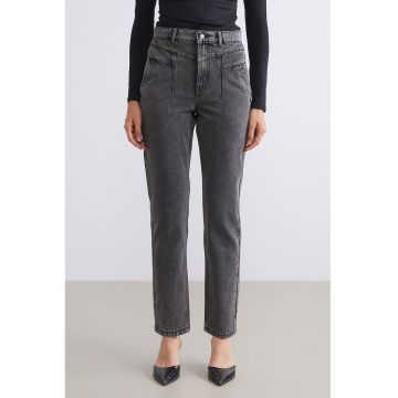 Blugi mom fit cu talie inalta