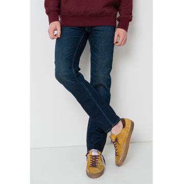 Blugi slim fit