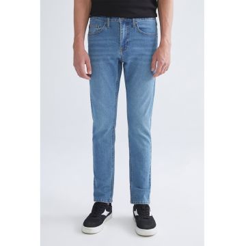 Blugi slim fit cu buzunare