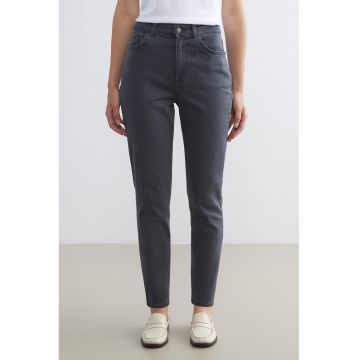 Blugi slim fit cu talie inalta