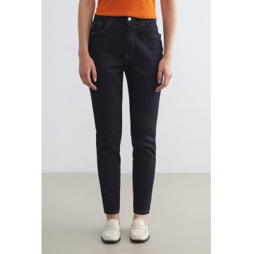 Blugi slim fit cu talie inalta