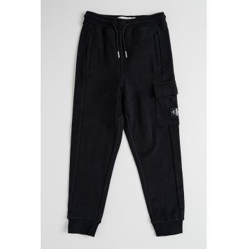 Pantaloni cargo relaxed fit de trening cu logo