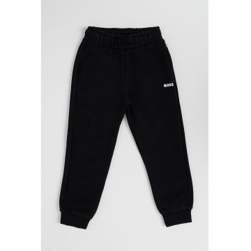 Pantaloni de trening cu croiala dreapta si buzunare laterale