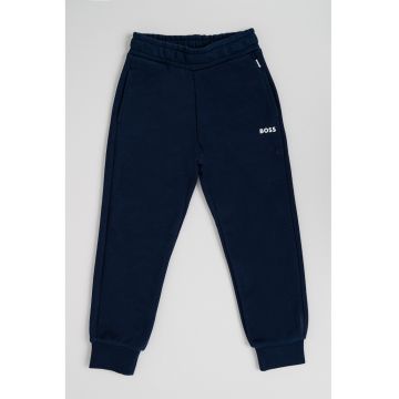 Pantaloni de trening cu croiala dreapta si buzunare laterale