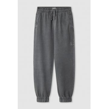 Pantaloni de trening de bumbac cu buzunare laterale