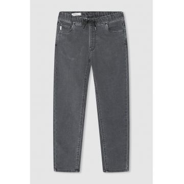 Pantaloni din denim
