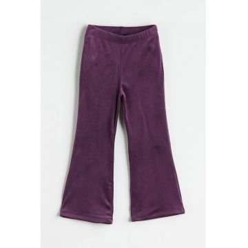 Pantaloni evazati de catifea