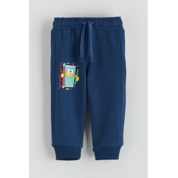 Pantaloni sport cu snur