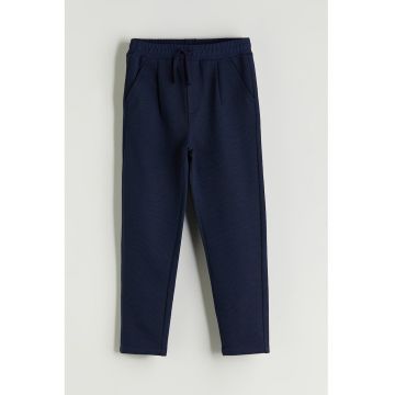Pantaloni uni cu snur