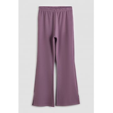 Pantaloni uni evazati
