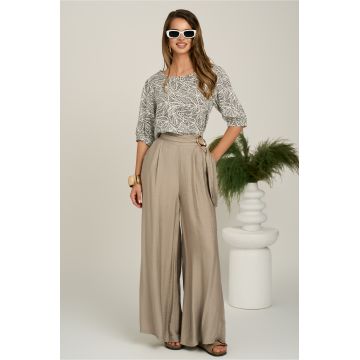 Pantaloni bej din viscoza evazati cu catarama in talie Pantaloni bej din viscoza evazati cu catarama in talie