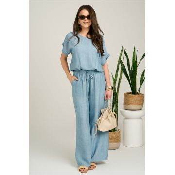 Pantaloni bleu din viscoza cu croi lejer si elastic in talie. Pantaloni bleu din viscoza cu croi lejer si elastic in talie.