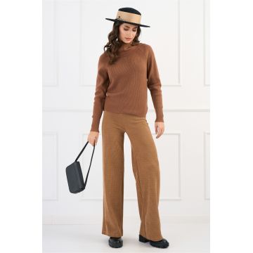 Pantaloni casual din tricot reiat bej evazati