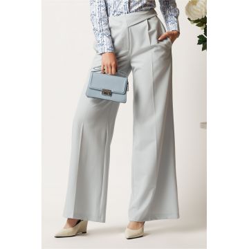Pantaloni DY Fashion gri din stofa evazati cu betlie pe o parte Pantaloni DY Fashion gri din stofa evazati cu betlie pe o parte