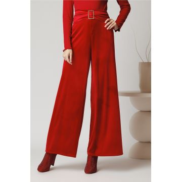 Pantaloni eleganti din catifea rosii cu catarama in talie Pantaloni eleganti din catifea rosii cu catarama in talie