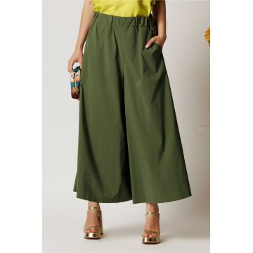 Pantaloni kaki lejeri tip fusta din viscoza cu elastic in talie Pantaloni kaki lejeri tip fusta din viscoza cu elastic in talie