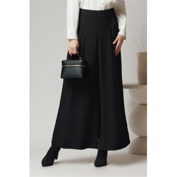 Pantaloni office din crep negri evazati cu pliuri