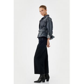 Blugi crop cu croiala ampla