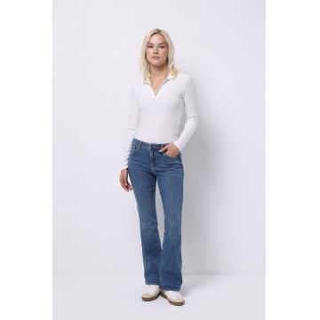 Blugi cu croiala bootcut si talie medie Blugi cu croiala bootcut si talie medie