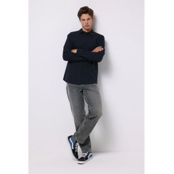 Blugi regular fit cu talie medie