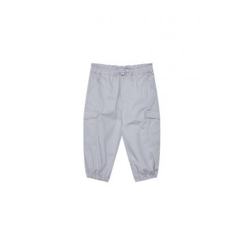 Pantaloni albastri