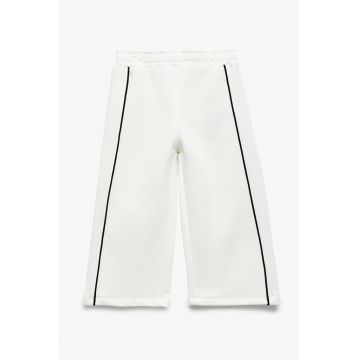 Pantaloni de trening cu croiala ampla