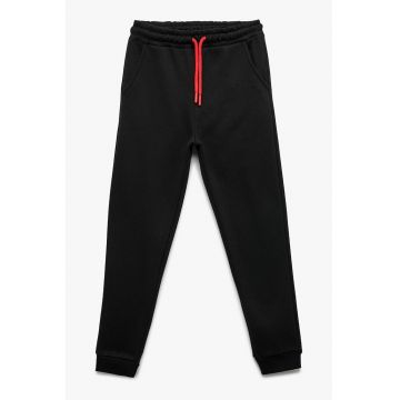 Pantaloni de trening cu talie ajustabila