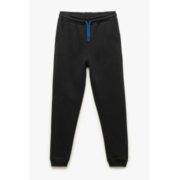 Pantaloni de trening cu talie ajustabila