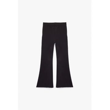 Pantaloni evazati cu talie inalta