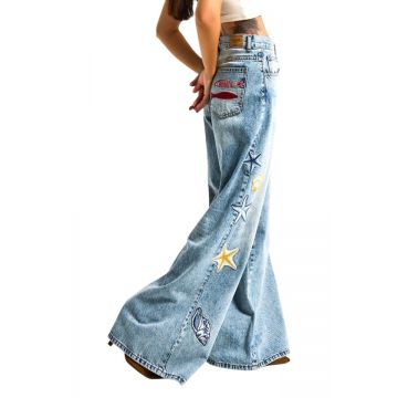 Blugi prespalati MediTERRA loose fit, cu aplicatii in relief, Albastru deschis