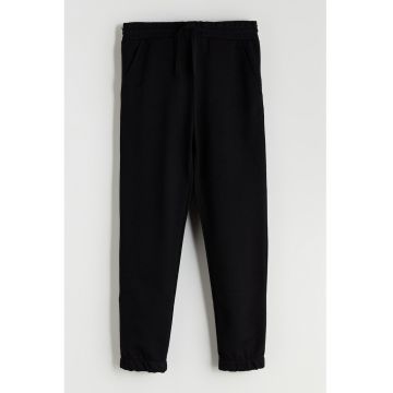 Pantaloni uni cu buzunare Pantaloni uni cu buzunare