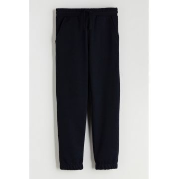 Pantaloni uni cu buzunare Pantaloni uni cu buzunare