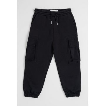 Pantaloni de trening cargo cu croiala conica - Negru