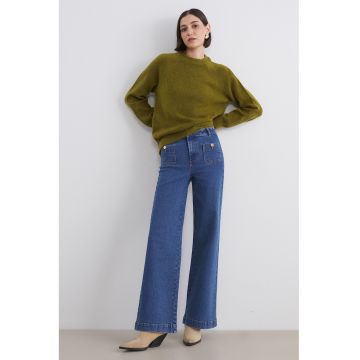 Blugi cu croiala ampla si buzunare aplicate - Albastru