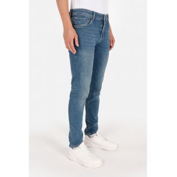 Blugi slim fit cu talie medie - Albastru