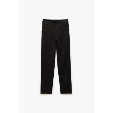 Pantaloni cu model uni si buzunare laterale - Negru