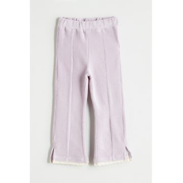 Pantaloni de reiat cu detalii de dantela - Roz pastel