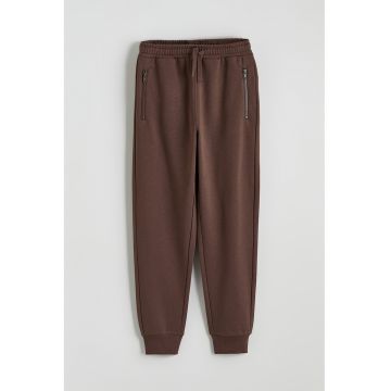 Pantaloni de trening din amestec de bumbac cu talie elastica - Maro inchis
