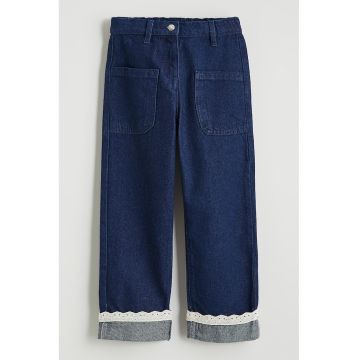 Blugi drepti cu talie elastica si garnitura din dantela - Albastru inchis