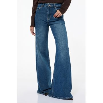 Blugi evazati cu aspect decolorat - Albastru melange