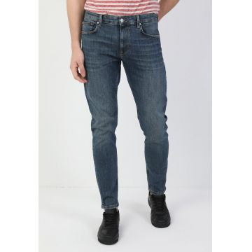 Blugi slim fit